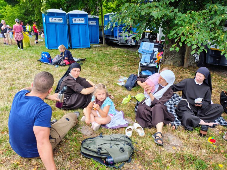 504430975_1064956272455950_1484780460538112971_n