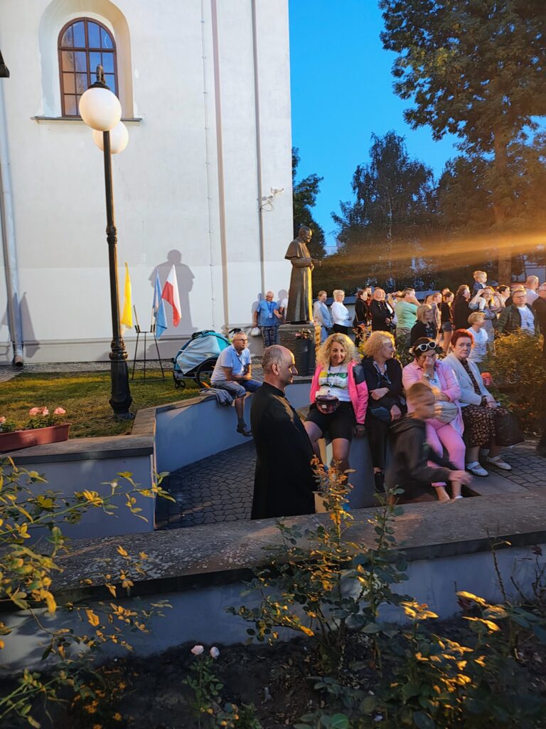 532008514_1070734581878119_92404613949069737_n